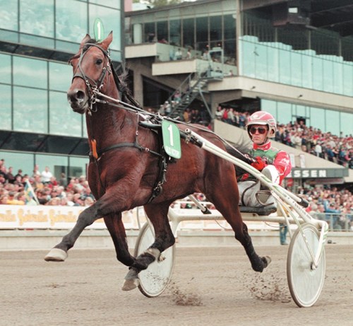 Eliteløbet med 5 millioner i førstepræmie gill_s-victory_solvalla_elitloppet_2000