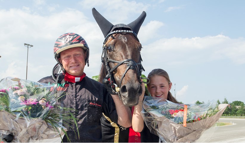 Apapmand tager til Tingsryd apapmand_2_20160605_1524886096