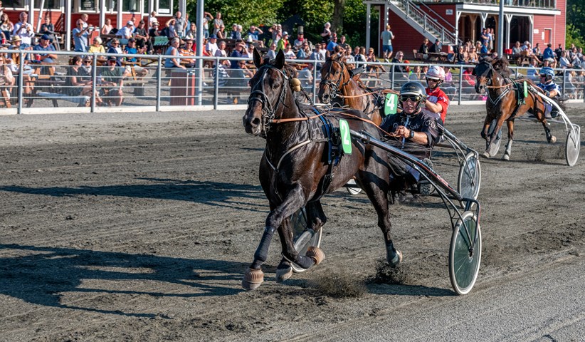winners wine med tom olsen bornholms brand park 11 august 2020 fotograf torben ager travfoto bornholm tka 0545