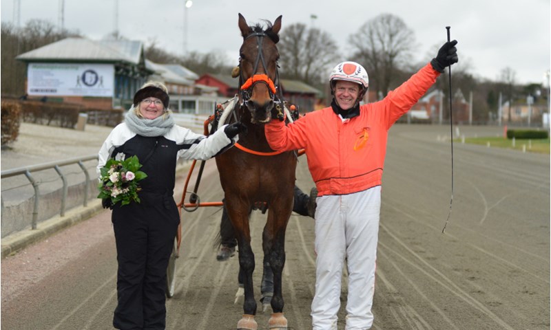 Ejer både storesøster og lillesøster Sax_Winner_2