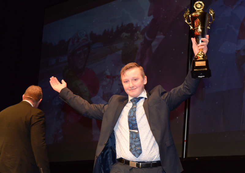 Danmarksmester får licens til de store heste Ponykusk_RasmusEnghavenJensen_FO_Galla2018_LJ