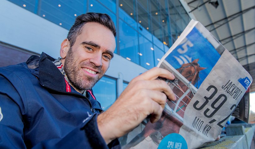 Bordtennisspiller og badmintonspiller med i tophest joakim_fischer_foto_burt_seeger