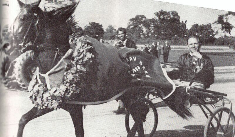 Fox Hanover Loefgren sejrsrunde Derby 1964 e1638191667530