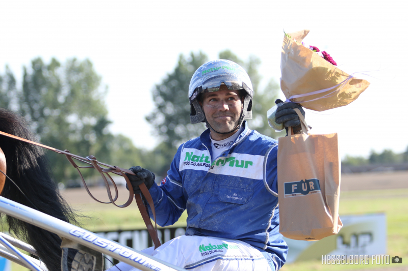 Elegant C N imponerede med 11 notering bo