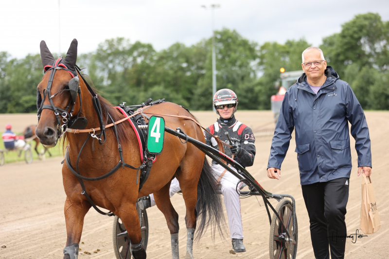 Lad os gerne se mere til ham! Gina