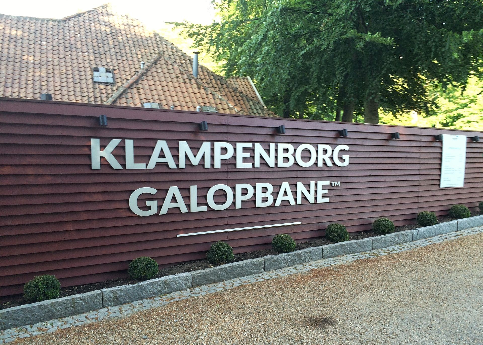 Klampenborg Galopbane Entrance