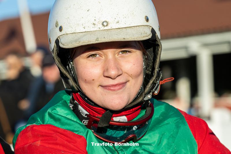 Hurtigt solgt – Stald Nørregård køber Aicha_N_rrega_rd_16._oktober_2022_Fotograf_Torben_Ager_Travfoto_Bornholm_TKA_7519