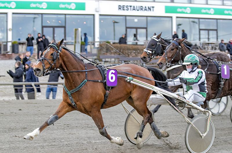 Cecilie med årets første DEKADENT_K_S2_1530