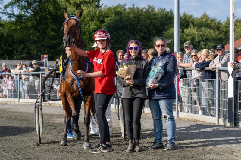 Brave Sensation med Torben Dahl Pedersen Bornholms Brand Park 25 juli 2023 Fotograf Torben Ager Travfoto Bornholm TKA 3061 scaled e1690305973668