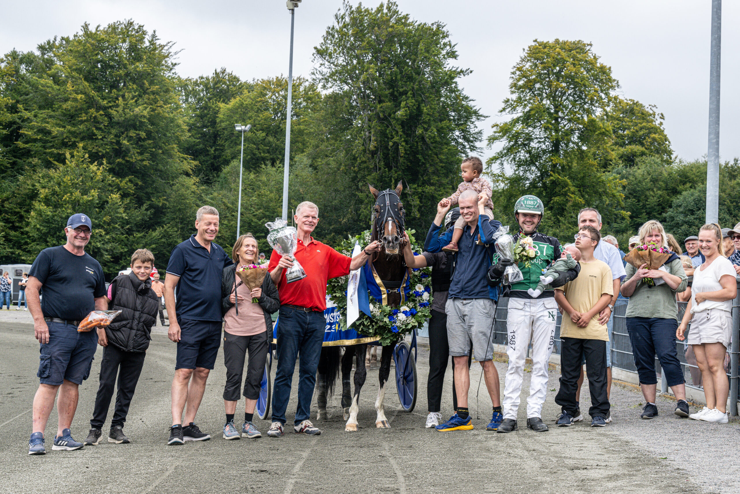 Zaffiro Jet med Nicklas Korfitsen Bornholms Brand Park 20 august 2023 Fotograf Torben Ager Travfoto Bornholm TKA 5573 scaled