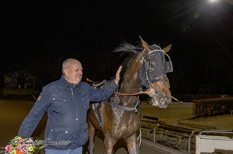 Stutteri Rosenvang - Flemming har betydet meget HANDS_UP_CASH_D2I1464 (1)