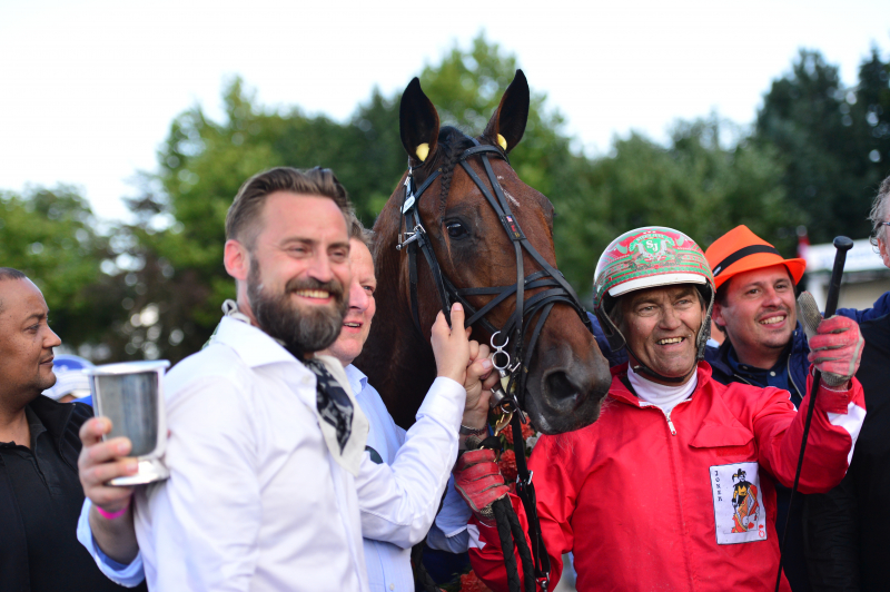 Bvlgari Peak og Peter Stenå – God reklame for en derbyvinder