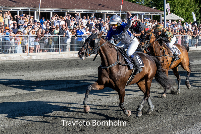 Fossa med Laura Gregersen 21 juli 2026 Fotograf Torben Ager Travfoto Bornholm TKA 9678