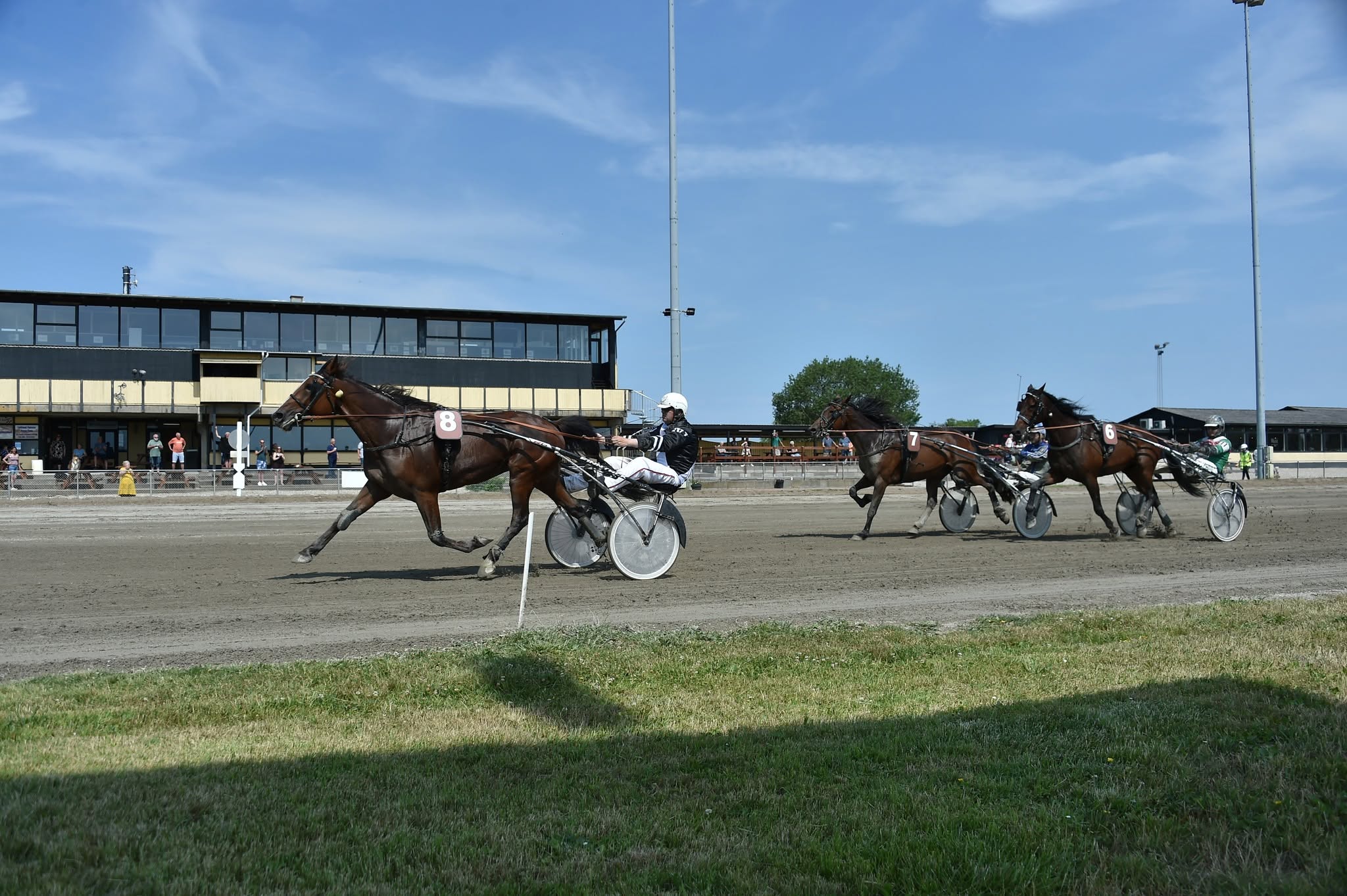 Mons Thunderstruck 260628